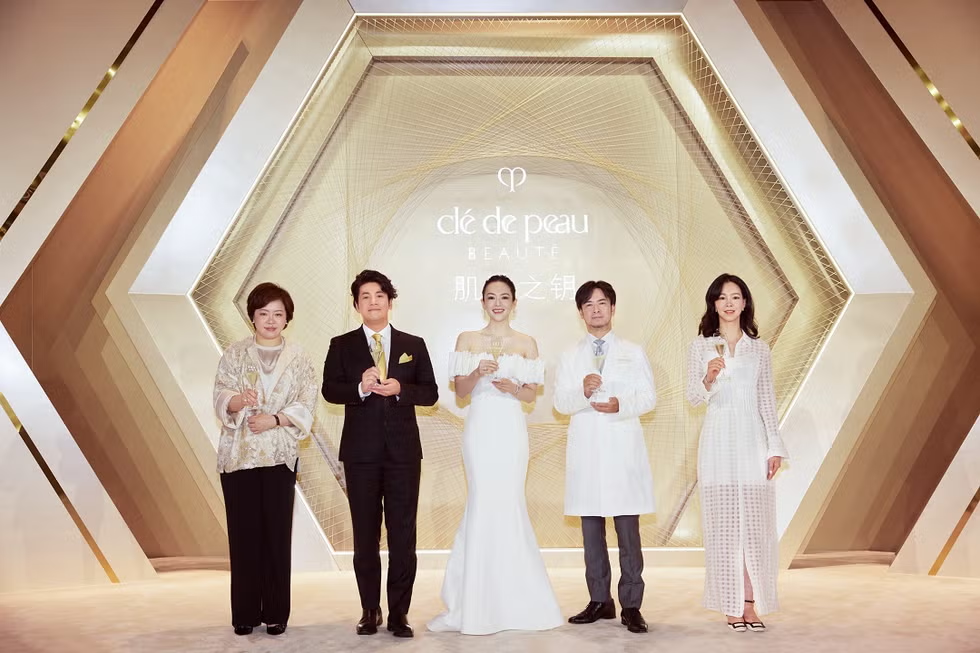 眼繹年輕之弦 CPB肌膚之鑰全新(xīn)「4D精(jīng)雕眼霜」揚升啓幕